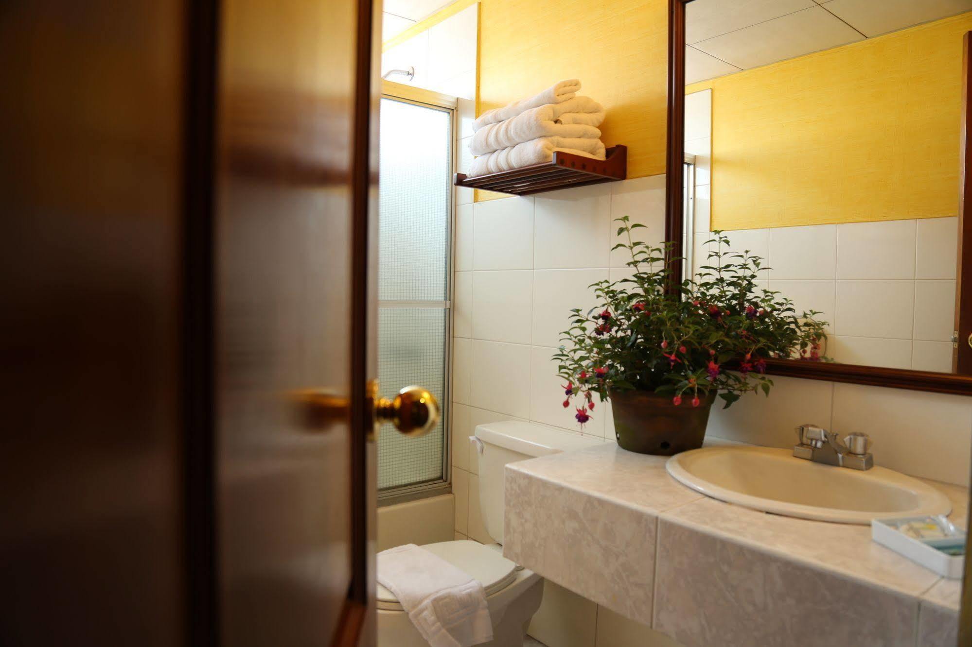 Hotel Residencia Del Sol Guatemala City Luaran gambar